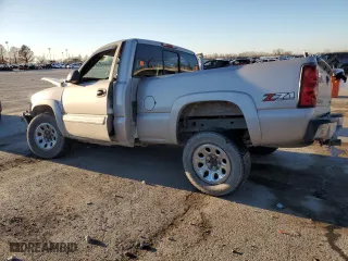 2005 Chevrolet Silverado 1500 Z71 with VIN 1GCEK14T15Z164788, listed as a Copart auction lot 83642594 with 0 mi miles and Salvage Title. Bid and sale history available at carsss.com. Image 2.