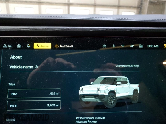 2024 Rivian R1T Adventure z VIN 7FCTGCAA0RN030370, wystawiony jako Copart lot #87251784 z przebiegiem 11 549 mil mil oraz Szkody całkowita. Historia ofert i sprzedaży dostępna na DreamBid. Obrazek 9.