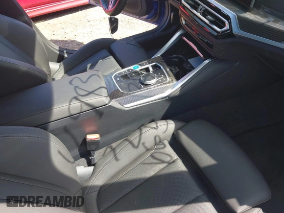 2024 BMW i4 M50 z VIN WBY33AW09RFS60679, wystawiony jako IAAI lot #41983706 z przebiegiem 2665 mil mil oraz . Historia ofert i sprzedaży dostępna na DreamBid. Obrazek 5.