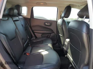 2020 Jeep Compass Altitude z VIN 3C4NJCBB4LT241702, wystawiony jako Copart lot #48745925 z przebiegiem 53 187 mil mil oraz Nie do naprawy. Historia ofert i sprzedaży dostępna na DreamBid. Obrazek 11.