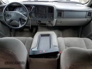 2005 Chevrolet Suburban LS с VIN 3GNEC16Z55G286463, выставлен на аукционе Copart как лот 61260555 с пробегом 255 049 миль миль и Списание • Salvage title. История ставок и продаж доступна на DreamBid. Изображение 8.