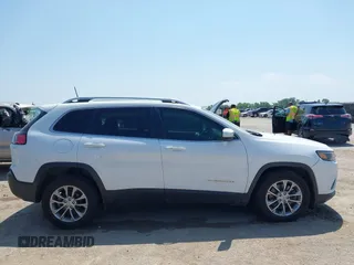 2019 Jeep Cherokee Latitude Plus z VIN 1C4PJLLB9KD232828, wystawiony jako IAAI lot #42373598 z przebiegiem 106 160 mil mil oraz . Historia ofert i sprzedaży dostępna na DreamBid. Obrazek 14.