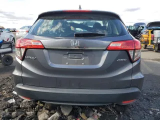 2021 Honda HR-V LX with VIN 3CZRU6H35MM746843, listed as a Copart auction lot 47437435 with 30,652 mi miles and Salvage Title. Bid and sale history available at carsss.com. Image 6.