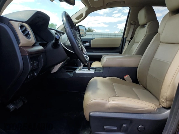 2021 Toyota Tundra Limited z VIN 5TFHY5F19MX967759, wystawiony jako Copart lot #56685535 z przebiegiem 44 146 mil mil oraz Szkoda całkowita • Salvage title. Historia ofert i sprzedaży dostępna na DreamBid. Obrazek 7.