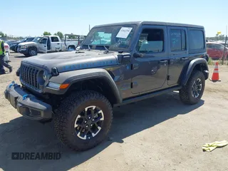 2025 Jeep Wrangler Rubicon с VIN 1C4RJXR68SW575547, выставлен на аукционе IAAI как лот 42642290 с пробегом 1 474 миль миль и . История ставок и продаж доступна на DreamBid. Изображение 19.