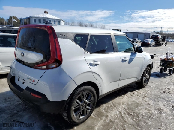 2021 Kia Soul LX with VIN KNDJ23AU8M7797757, listed as a Copart auction lot 46031695 with 0 mi miles and Salvage Title. Bid and sale history available at carsss.com. Image 3.