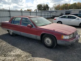 1994 Cadillac Fleetwood z VIN 1G6DW52P8RR719354, wystawiony jako Copart lot #77161044 z przebiegiem 154 480 mil mil oraz Tytuł czysty. Historia ofert i sprzedaży dostępna na DreamBid. Obrazek 4.