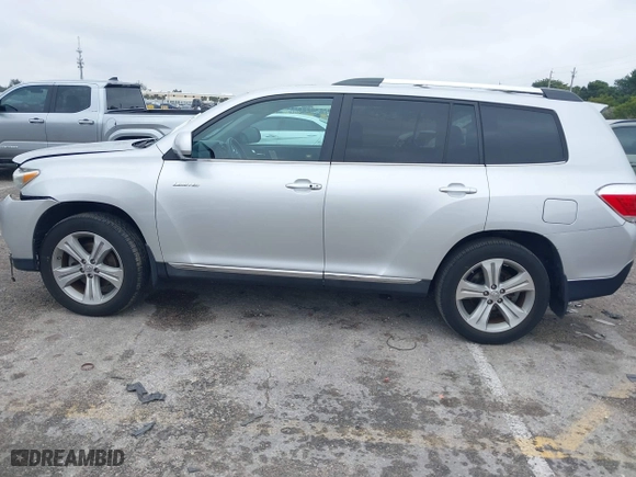 2012 Toyota Highlander Limited with VIN 5TDYK3EH6CS068298, listed as a IAAI auction lot 41407134 with 114,713 mi miles. Bid and sale history available at carsss.com. Image 14.