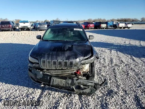 2019 Jeep Cherokee Trailhawk Elite с VIN 1C4PJMBN6KD162156, выставлен на аукционе Copart как лот 83041704 с пробегом 100 616 миль миль и Списание • Salvage title. История ставок и продаж доступна на DreamBid. Изображение 11.