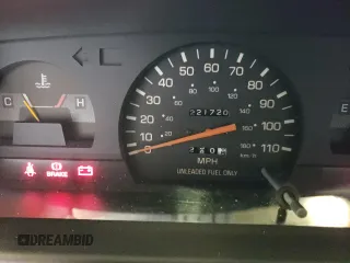 1996 Toyota T100 z VIN JT4JM11D0T0015571, wystawiony jako Copart lot #71107254 z przebiegiem 221 720 mil mil oraz Szkody całkowita. Historia ofert i sprzedaży dostępna na DreamBid. Obrazek 9.