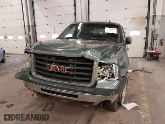 2008 GMC Sierra 2500HD SLT z VIN 1GTHK29648E184776, wystawiony jako IAAI lot #41702854 z przebiegiem 215 160 mil mil oraz . Historia ofert i sprzedaży dostępna na DreamBid. Obrazek 11.