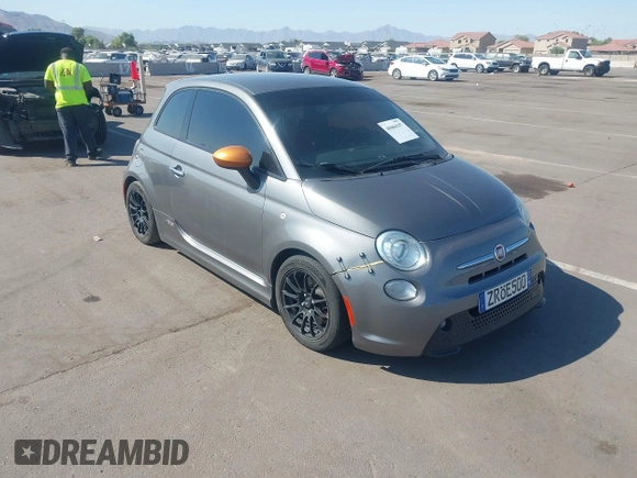 2013 FIAT 500e with VIN 3C3CFFGE7DT744790, listed as a IAAI auction lot 40464197 with 1 mi miles. Bid and sale history available at carsss.com. Image 1.