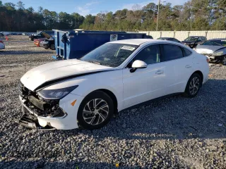 2022 Hyundai Sonata Hybrid Blue with VIN KMHL24JJ1NA037920, listed as a Copart auction lot 84600364 with 42,393 mi miles and Salvage Title. Bid and sale history available at carsss.com. Image 1.