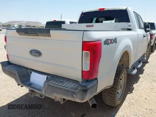 2017 Ford F-250 XLT with VIN 1FT7X2B61HEF18219, listed as a IAAI auction lot 42256823 with 174,381 mi miles and . Bid and sale history available at DreamBid. Image 4.