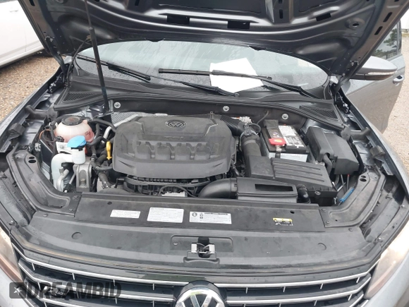 2018 Volkswagen Passat S z VIN 1VWAA7A32JC052245, wystawiony jako IAAI lot #41911668 z przebiegiem 51 634 mil mil oraz . Historia ofert i sprzedaży dostępna na DreamBid. Obrazek 10.