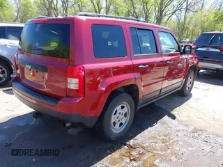 2016 Jeep Patriot Sport with VIN 1C4NJPBA1GD749488, listed as a IAAI auction lot 42039840 with 135,565 mi miles and . Bid and sale history available at DreamBid. Image 4.