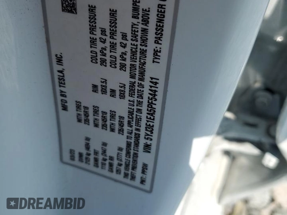 2023 Tesla Model 3 z VIN 5YJ3E1EA5PF544141, wystawiony jako Copart lot #56000435 z przebiegiem Nie podano mil oraz Szkoda całkowita • Salvage title. Historia ofert i sprzedaży dostępna na DreamBid. Obrazek 13.