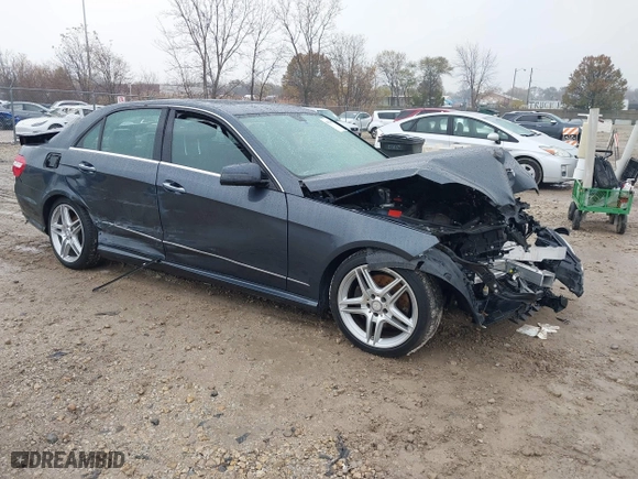 2013 Mercedes-Benz E-Class E 350 Luxury with VIN WDDHF8JB7DA766166, listed as a IAAI auction lot 40853067 with 46,049 mi miles. Bid and sale history available at carsss.com. Image 1.