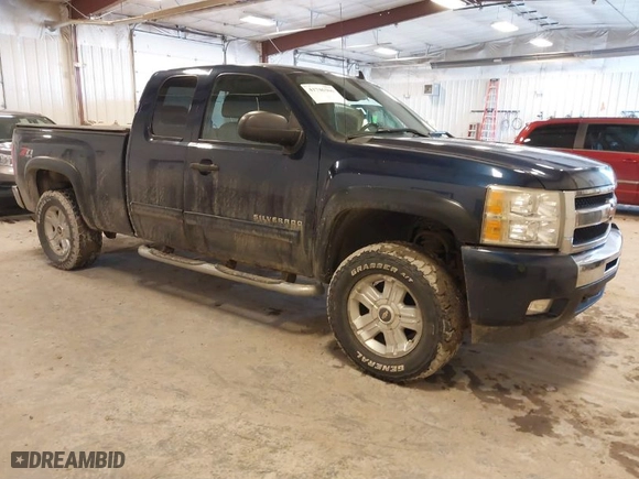 2009 Chevrolet Silverado 1500 LT with VIN 1GCEK29099Z279603, listed as a IAAI auction lot 41746366 with 174,752 mi miles. Bid and sale history available at carsss.com. Image 1.