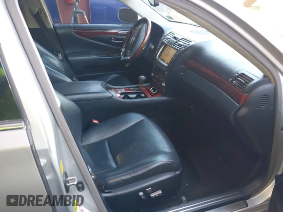 2008 Lexus LS 460 L with VIN JTHGL46F385029014, listed as a IAAI auction lot 42632753 with 221,783 mi miles and . Bid and sale history available at DreamBid. Image 5.