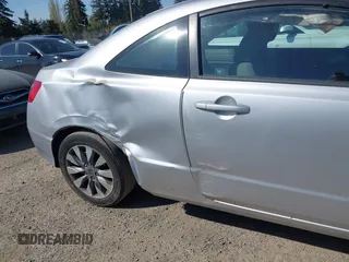 2009 Honda Civic Cpe EX with VIN 2HGFG12839H521061, listed as a IAAI auction lot 42043902 with 83,731 mi miles. Bid and sale history available at carsss.com. Image 6.
