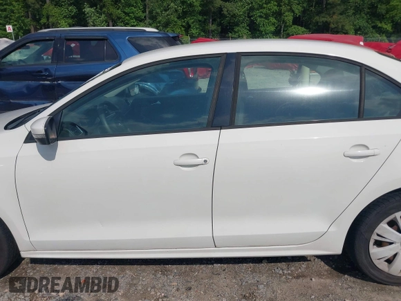 2012 Volkswagen Jetta SE with VIN 3VWDP7AJ0CM450081, listed as a IAAI auction lot 42265223 with 212,447 mi miles and . Bid and sale history available at DreamBid. Image 14.