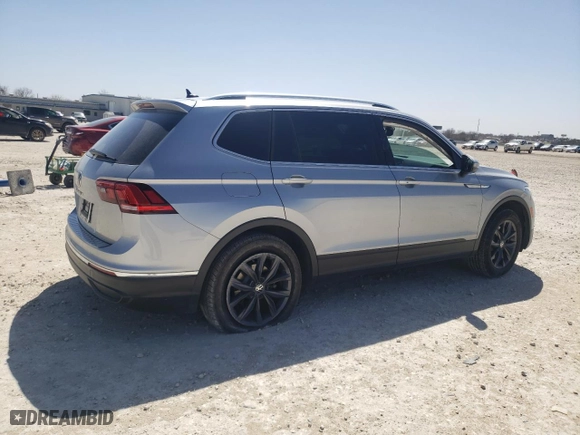2022 Volkswagen Tiguan SE with VIN 3VV3B7AX8NM059377, listed as a Copart auction lot 47700895 with 32,281 mi miles and Salvage Title. Bid and sale history available at carsss.com. Image 3.