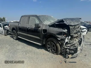 2022 Ford F-150 Lightning Pro z VIN 1FT6W1EV8NWG04113, wystawiony jako Copart lot #51413924 z przebiegiem Nie podano mil oraz Szkoda całkowita • Salvage title. Historia ofert i sprzedaży dostępna na DreamBid. Obrazek 4.