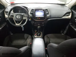 2016 Jeep Cherokee Altitude with VIN 1C4PJMCB0GW272264, listed as a Copart auction lot 84877824 with 160,834 mi miles and Salvage Title. Bid and sale history available at carsss.com. Image 8.