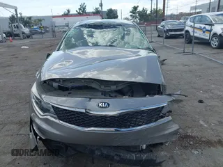 2018 Kia Optima LX z VIN 5XXGT4L38JG228380, wystawiony jako IAAI lot #41960308 z przebiegiem 43 317 mil mil oraz . Historia ofert i sprzedaży dostępna na DreamBid. Obrazek 12.