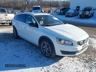 2016 Volvo V60 Cross Country T5 with VIN YV4612HK2G1015724, listed as a IAAI auction lot 41326704 with 108,360 mi miles. Bid and sale history available at carsss.com. Image 1.