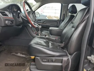 2009 Cadillac Escalade ESV с VIN 1GYFK262X9R294454, выставлен на аукционе Copart как лот 47105335 с пробегом 191 501 миль миль и Чистый • Clean title. История ставок и продаж доступна на DreamBid. Изображение 7.