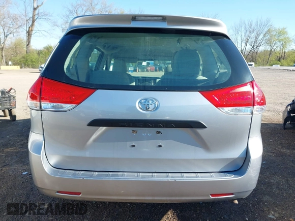 2012 Toyota Sienna с VIN 5TDZK3DC7CS228568, выставлен на аукционе IAAI как лот 42027249 с пробегом 99 464 миль миль и . История ставок и продаж доступна на DreamBid. Изображение 16.
