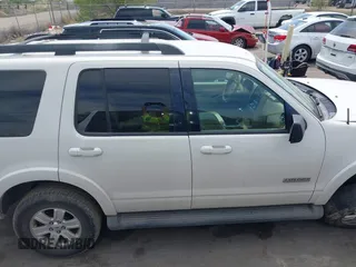 2008 Ford Explorer XLT with VIN 1FMEU73E28UA45435, listed as a IAAI auction lot 42014934 with 207,072 mi miles. Bid and sale history available at carsss.com. Image 13.