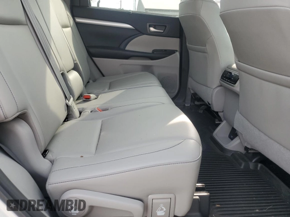 2019 Toyota Highlander SE with VIN 5TDJZRFH5KS917107, listed as a Copart auction lot 60798935 with 55,397 mi miles and Salvage title. Bid and sale history available at DreamBid. Image 11.