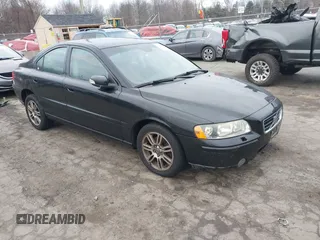 2009 Volvo S60 2.5T with VIN YV1RH592692723722, listed as a IAAI auction lot 41302600 with 126,027 mi miles. Bid and sale history available at carsss.com. Image 1.