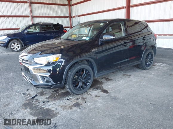 2019 Mitsubishi Outlander ES z VIN JA4AR3AU1KU022236, wystawiony jako IAAI lot #42070526 z przebiegiem 121 890 mil mil oraz . Historia ofert i sprzedaży dostępna na DreamBid. Obrazek 2.