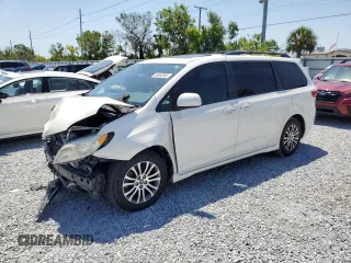 2018 Toyota Sienna XLE Auto Access Seat с VIN 5TDYZ3DC0JS960884, выставлен на аукционе Copart как лот 56652995 с пробегом 105 845 миль миль и Списание • Salvage title. История ставок и продаж доступна на DreamBid. Изображение 1.