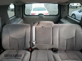 2004 Chevrolet Tahoe LS with VIN 1GNEC13V24R305650, listed as a Copart auction lot 44187625 with 82,000 mi miles and Salvage Title. Bid and sale history available at carsss.com. Image 10.