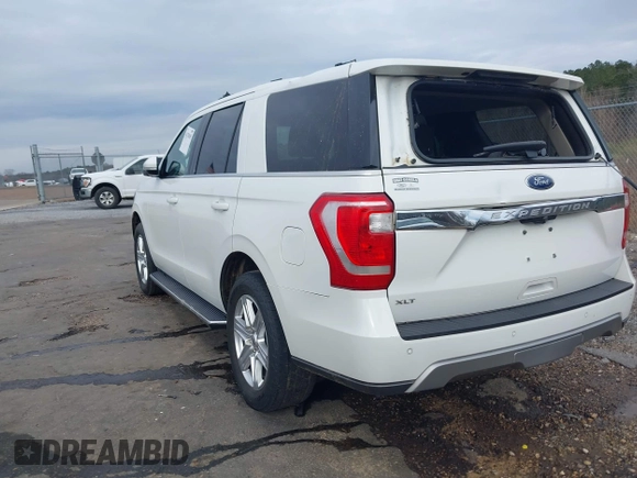 2020 Ford Expedition XLT with VIN 1FMJU1HT5LEA42762, listed as a IAAI auction lot 41278105 with 110,338 mi miles. Bid and sale history available at carsss.com. Image 3.