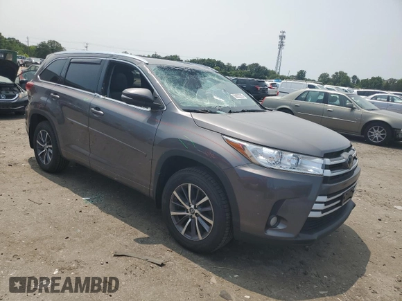 2017 Toyota Highlander XLE with VIN 5TDJZRFH4HS424771, listed as a Copart auction lot 59002205 with 36,895 mi miles and Salvage title. Bid and sale history available at DreamBid. Image 4.