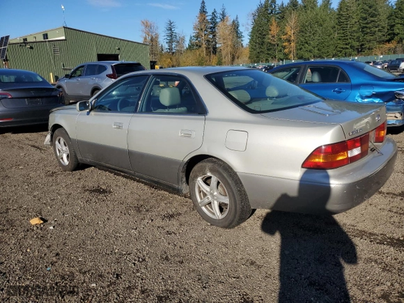 1998 Lexus ES 300 Luxury Sport Sdn with VIN JT8BF28G7W0135973, listed as a Copart auction lot 79391244 with 121,949 mi miles and Salvage Title. Bid and sale history available at carsss.com. Image 2.