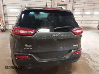 2017 Jeep Cherokee Latitude with VIN 1C4PJMCB6HW648564, listed as a IAAI auction lot 41987580 with 67,024 mi miles. Bid and sale history available at carsss.com. Image 16.
