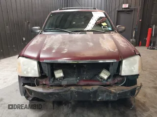 2002 GMC Envoy SLT with VIN 1GKDT13SX22426320, listed as a IAAI auction lot 41709359 with 104,418 mi miles. Bid and sale history available at carsss.com. Image 12.