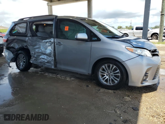 2018 Toyota Sienna XLE Auto Access Seat with VIN 5TDYZ3DC9JS916091, listed as a Copart auction lot 57576615 with 90,967 mi miles and Salvage title. Bid and sale history available at DreamBid. Image 4.