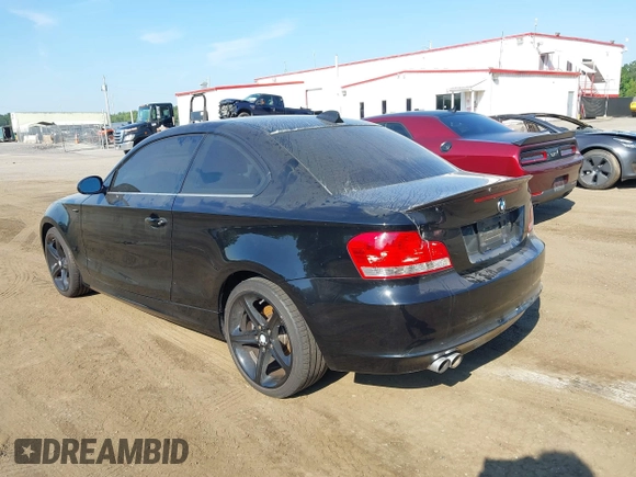 2009 BMW 1 Series 128i with VIN WBAUP93589VF48725, listed as a IAAI auction lot 42656242 with 129,218 mi miles and . Bid and sale history available at DreamBid. Image 3.