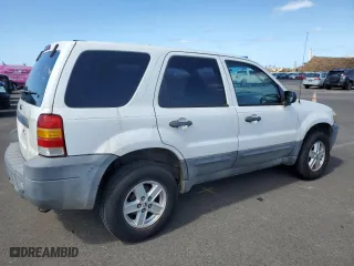 2007 Ford Escape XLS with VIN 1FMCU02ZX7KB28799, listed as a Copart auction lot 78533464 with 198,895 mi miles and Clean Title. Bid and sale history available at carsss.com. Image 3.