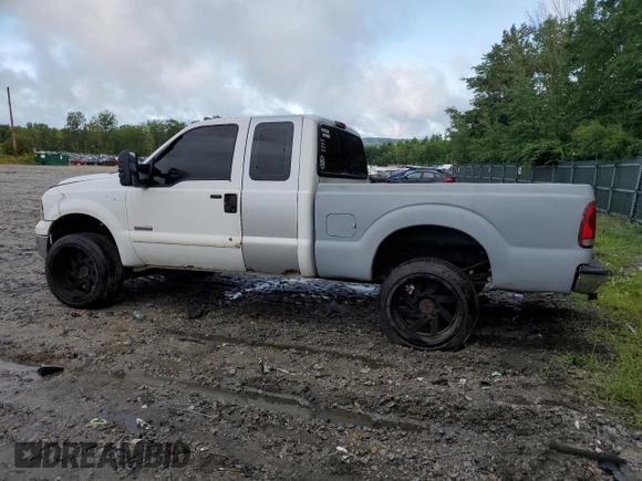 2005 Ford Super Duty F-250 XL with VIN 1FTSX21P15EA43770, listed as a Copart auction lot 65892814 with 136,698 mi miles and Salvage Title. Bid and sale history available at carsss.com. Image 2.