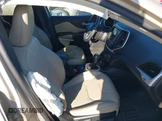 2015 Jeep Cherokee Limited with VIN 1C4PJMDB7FW610031, listed as a IAAI auction lot 41781285 with 51,913 mi miles. Bid and sale history available at carsss.com. Image 5.