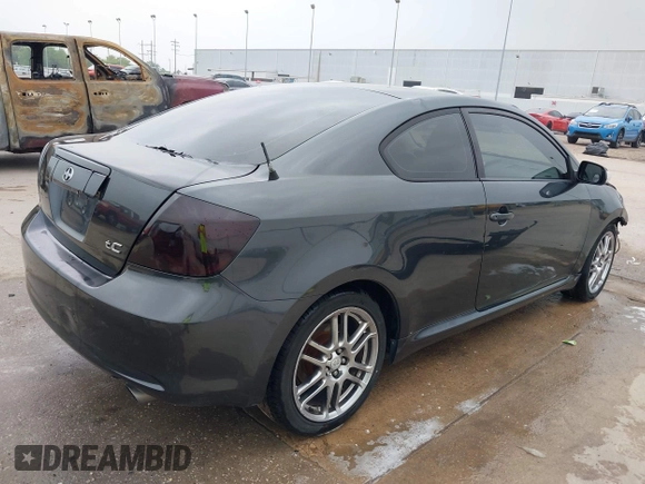 2006 Scion tC z VIN JTKDE167160072405, wystawiony jako IAAI lot #41861950 z przebiegiem 292 742 mil mil oraz . Historia ofert i sprzedaży dostępna na DreamBid. Obrazek 4.